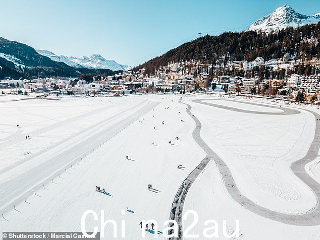 那些喜欢享受奢华滑雪假期的人应该直接前往瑞士度假胜地圣莫里茨(上图)