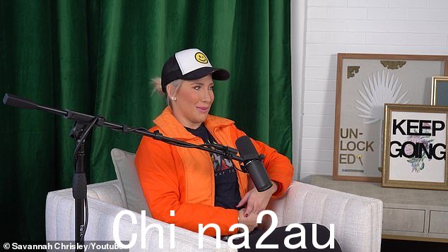 在托德寄来的信中,根据萨凡纳的说法,他告诉她,'我希望你给自己一些优雅'