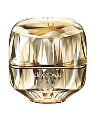 她用的是 Clé de Peau La Crème ($810)