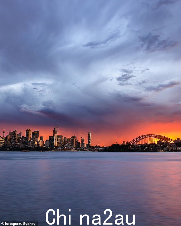 游客还应该从 Cremorne Point 欣赏城市的日落美景