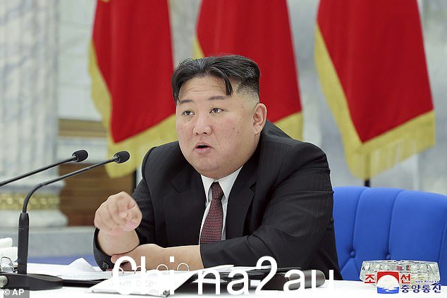 朝鲜今天警告称,与美国独裁者金正恩会发生“以核对核,全面对抗”(该国政府于 12 月发布的一张图片) 30) 对美国和韩国最近的联合空中演习感到愤怒