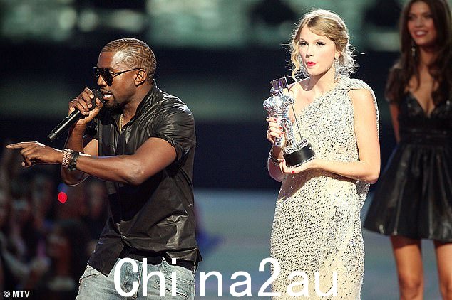 Lautner 说他'不知道 Kanye 的事情不是小品',并指出他的任务是在晚上颁奖