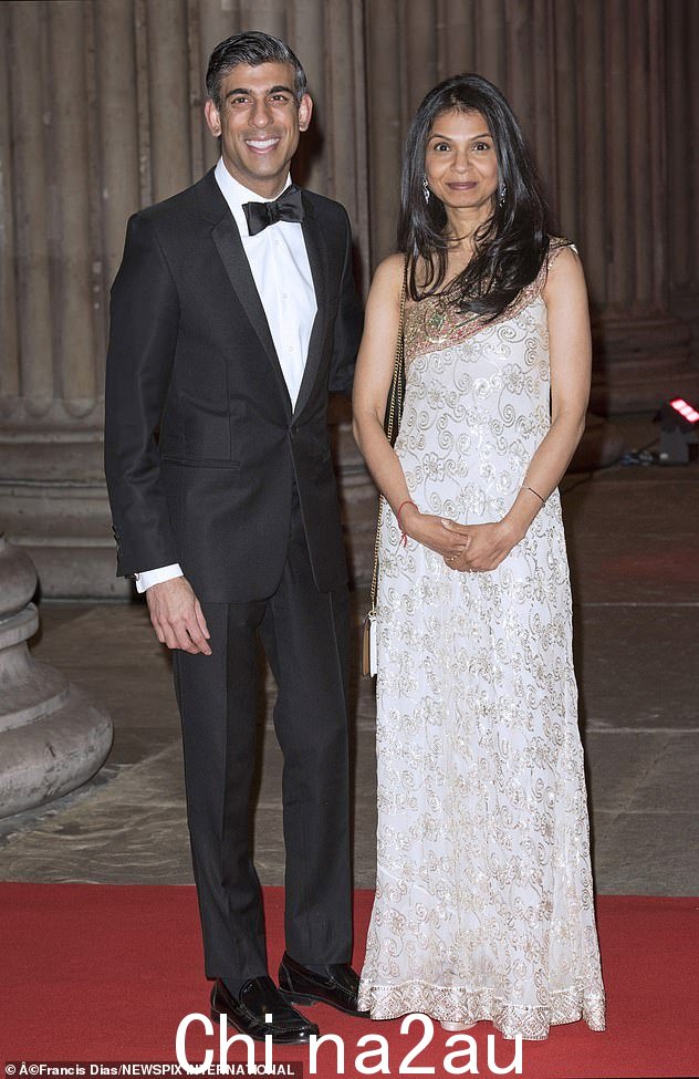 Rishi Sunak 承认他与妻子 Akshata Murthy 的“打击率高于平均水平”并分享了他浪漫求婚的细节