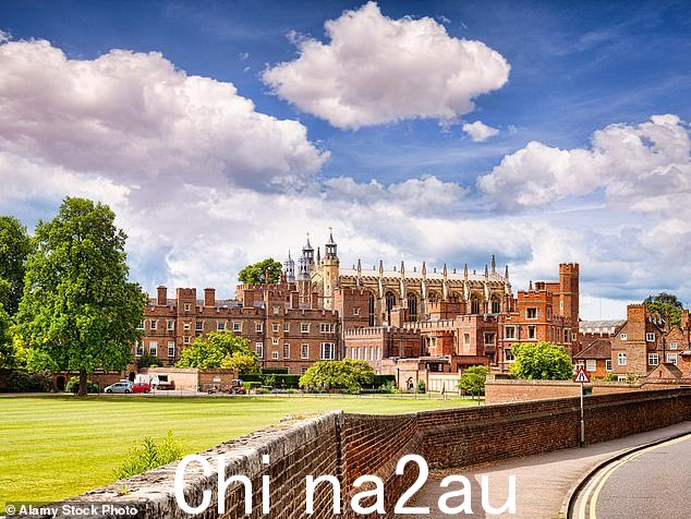 虽然被誉为全男生机构 ¿ 每年收费高达 46,000 英镑 ¿ Eton 定期辅导女学生