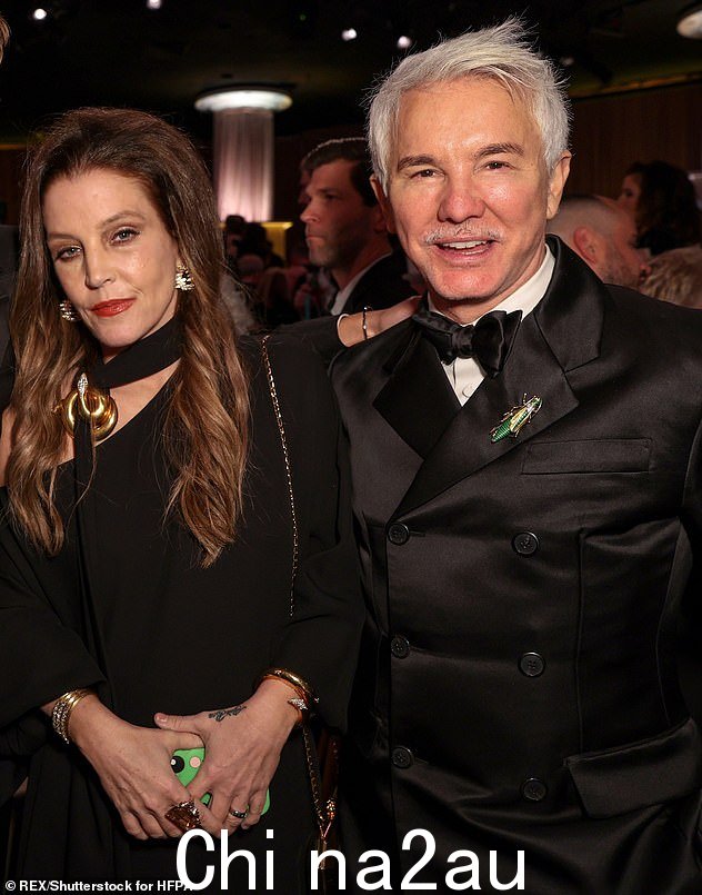 Baz Luhrmann 向他已故的朋友 Lisa Marie Presley 表达了甜蜜的敬意,这本是周三她 55 岁生日。合照