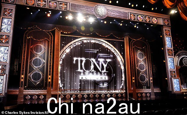 Tony Productions 在一份关于 Sullivan 决定的声明中说:'我们认识到当前的表演类别并不完全包容,我们目前正在讨论如何最好地调整它们以解决这个问题'