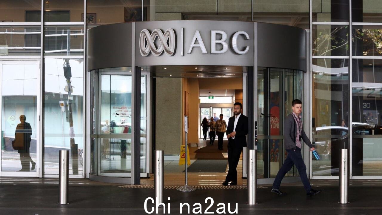 几乎‘每晚’本周 ABC 出现了一些‘新的暴行’” /><p>在国家广播公司将爱丽丝泉的紧急社区会议描述为充满“白人至上主义”之后,自由参议员莎拉亨德森抨击了 ABC。 </p><p>反对党通讯发言人周五表示,她对这些报道感到“厌恶”,她将就 ABC 的报道向澳大利亚通讯和媒体管理局 (ACMA) 提出正式投诉。</p> <p>“我对这种报道同样感到厌恶,这是垃圾报道,”她告诉悉尼 2GB 早餐主持人 Ben Fordham。</p><p>“这违反了 ABC 的法定职责,这当然是一种职责根据 ABC 法案……准确、公正地报道新闻。”</p><p>使用 Flash 流式传输更多关于政治的内容。1 个地方有 25 个以上的新闻频道。Flash 新手?免费试用 1 个月。优惠截止至 2023 年 10 月 31 日</p><img class=