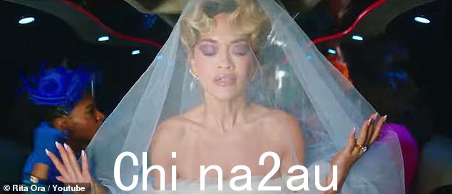 婚礼美女:她发挥极致Bridezilla 出现在她新歌的音乐视频中,但驳斥了她在自己的婚礼上穿的那件礼服的谣言