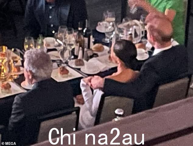 哈利发布了他爆炸性的回忆录,抨击了他的家人并透露他杀死了 25 名塔利班战士,梅根明显缺席了任何宣传或采访