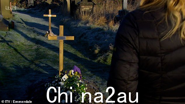 重磅炸弹:在感人的场景中,Charity 透露 DI Bails 已死于狱中,此前他因在青少年时期强奸她而被判入狱 30 年