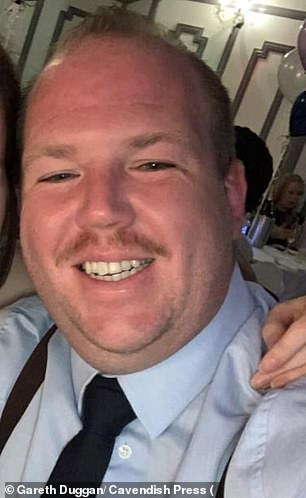 警员 Gareth Duggan(如图)承认在圣诞派对上对两名女同事进行性侵犯