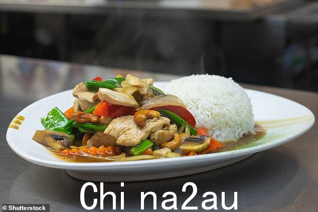 对于中日料理爱好者来说,酱油是必备的调味品,可以增加风味从寿司到炒菜,任何东西都散发着令人愉悦的鲜味。然而,这可能是你吃完外卖后难以入睡的原因,这要归功于一种叫做酪胺的氨基酸