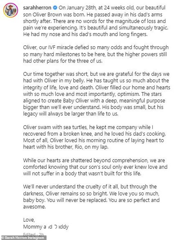 Heartbreaking:'我们正在经历的损失和痛苦的程度无法用语言来形容,'她继续说道。 “它很美,同时也很悲惨。他有我的鼻子和他爸爸的嘴巴,还有修长的手指'