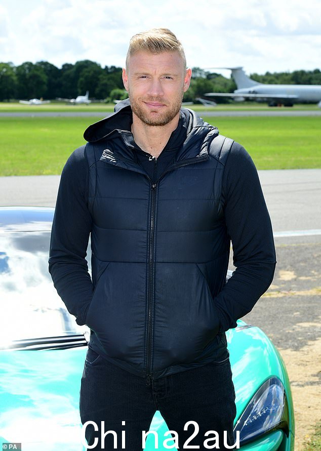 Flintoff,45 岁,在 12 月 13 日在萨里 Dunsfold 机场发生碰撞后因面部受伤和肋骨骨折被空运到医院