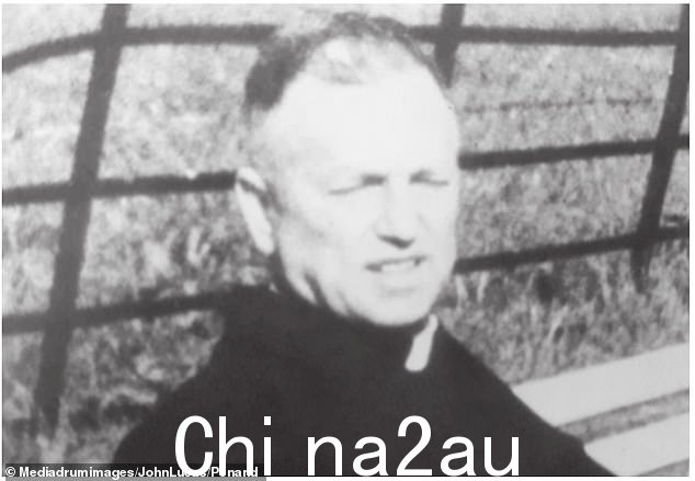 Mackay 在肯特郡 Shorne 村用拳头、刀和斧头疯狂袭击杀死了 Anthony Crean 神父(如图)