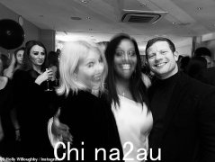 新单身的凡妮莎·费尔茨 (Vanessa Feltz) 在艾莉森·哈蒙德 (Alison Hammond) 的生日狂欢会上与她的 This Morning 好友聚会