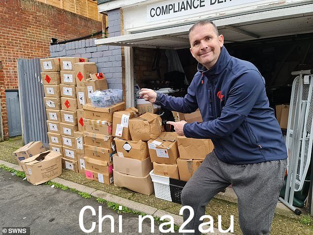 Martyn 小时候开始翻垃圾箱养家糊口,现在已将其作为全职工作