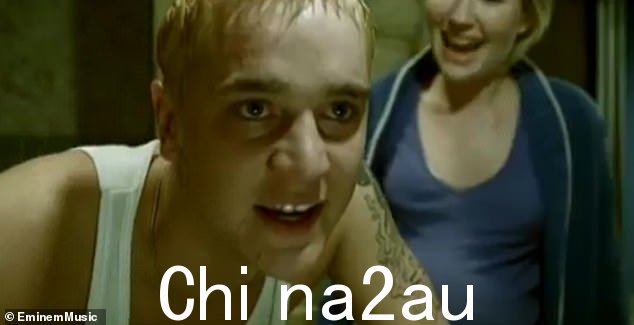 有争议:Dido 在 Stan 的音乐视频中扮演 Eminem 的浪漫主角,该视频被严格审查以创建可以在电视上播放的“干净”版本