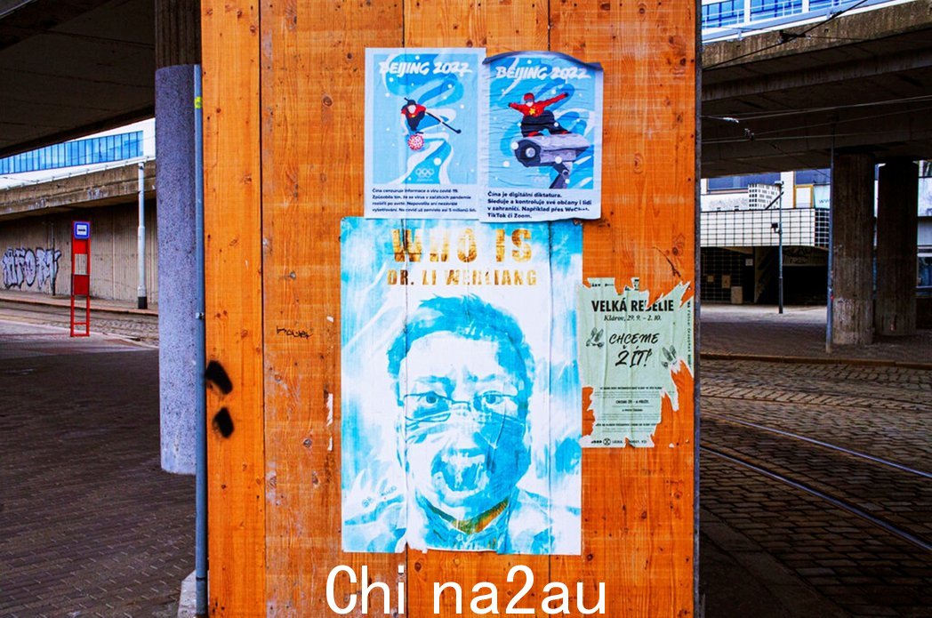 博士。李文亮的海报是画的，照片是在捷克拍的。图片/Associated Press
