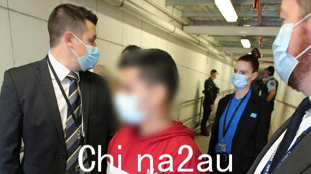Hector Enrique Valencia 瓦伦西亚(图中红色)返回哥伦比亚,但在阿鲁巴被捕并被引渡回澳大利亚,此后他一直被拘留