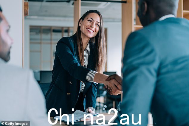 LinkedIn 专家 Sue Ellson 说,在辞职或回到以前的雇主之前,有一些我需要考虑的重要因素(股票图片)