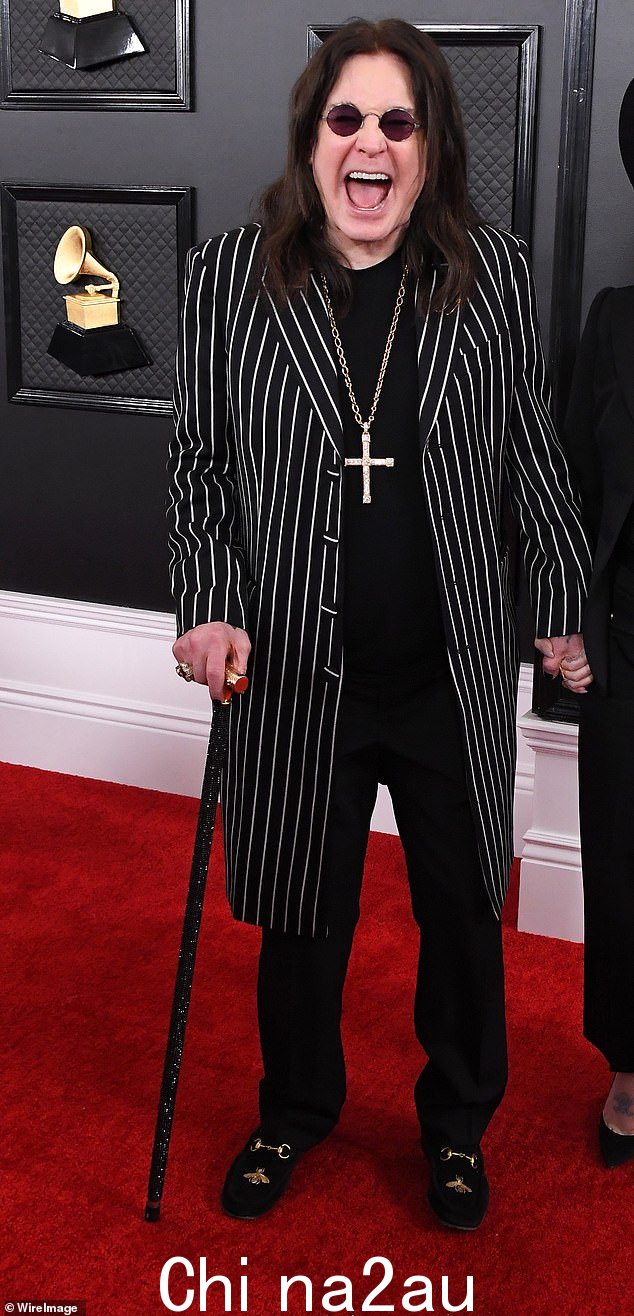 获奖摇滚歌手:Ozzy Osbourne 在 2023 年最佳摇滚专辑和最佳摇滚表演颁奖典礼上获得两项格莱美奖
