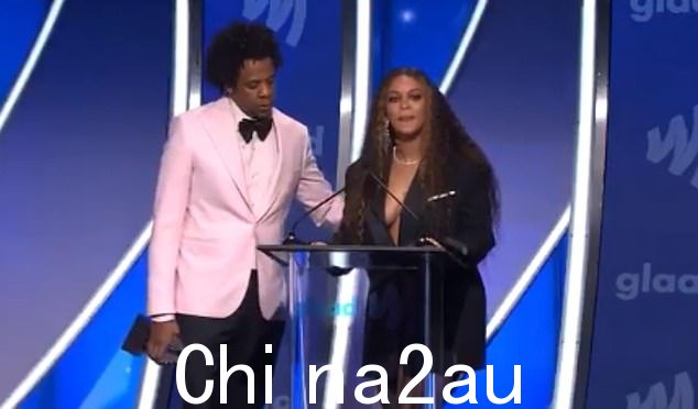 悲伤:Beyoncé 在 2019 年贝弗利希尔顿酒店的 GLAAD 颁奖典礼上向她的叔叔致敬时崩溃了