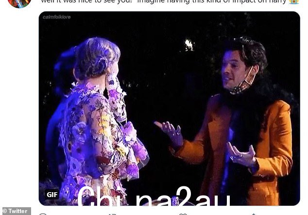 桥下的水:回到 2021 年,斯泰尔斯和斯威夫特在第 63 届格莱美颁奖典礼上聊天,证明他们是友好的前任,在那里她成为格莱美历史上第一位获得年度专辑奖的女性三次(看到 2021 年的谈话)