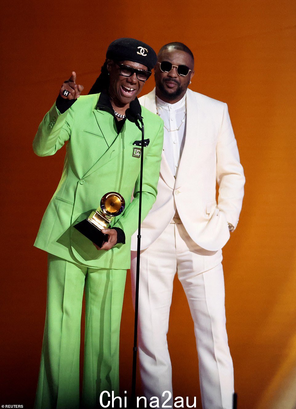 Icon:音乐传奇人物 Nile Rodgers 最终代表 Beyonce 接受了这一荣誉,因为他与 Nova Wav、Morten Ristorp、Raphael Saadiq 和 The-Dream 一起成为热门歌曲的编剧之一