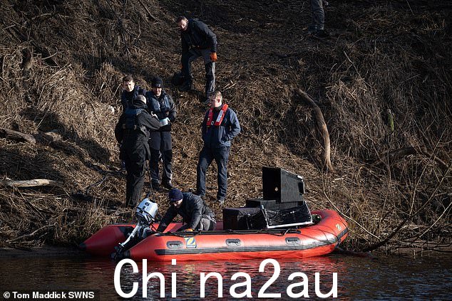CGI 搜索队今天早上抵达怀尔河寻找失踪的母亲