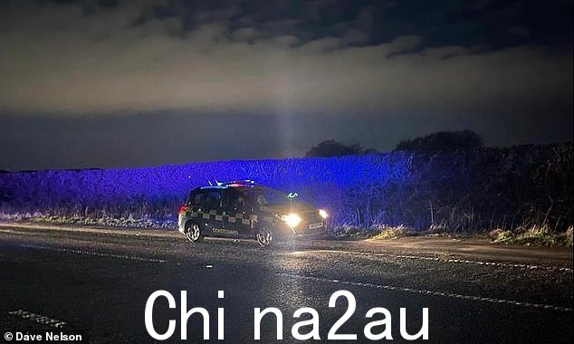 与此同时,今晚发现大量紧急服务人员在碎片桥周围的区域进行梳理 - 距离最后一次看到母亲的地方大约七英里