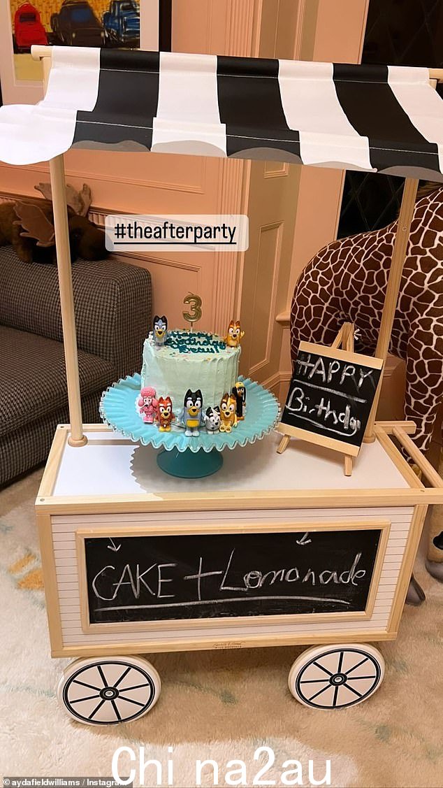  Afterparty：Ayda 还分享了所谓的“Afterparty”中的甜蜜时刻 - 有一辆小推车为孩子们提供第二块蛋糕和柠檬水