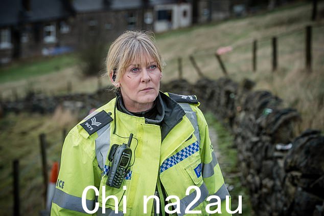 临别礼物:欢乐谷明星莎拉·兰开夏 (Sarah Lancashire) 送给她的联合主演一份临别礼物,以纪念第三季的结束