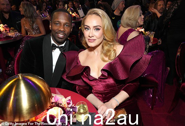 Adele(与她的搭档 Rich Paul 在格莱美颁奖典礼上的合影)在名人天堂 Chateau Marmont 举办了一场庆祝她获得格莱美最佳歌曲奖的晚会