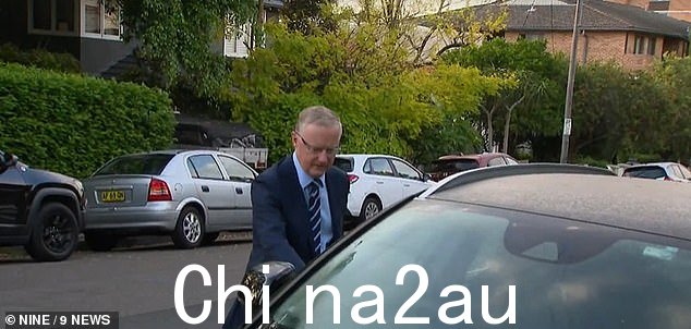 Philip Lowe 被看到踏入沃尔沃 XC40 SUV,即使是最基本的车型也起价 53,000 美元
