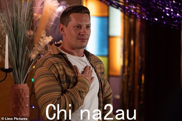 可怕:他的行为会立即引起他所爱的人的关注,因为约翰保罗将责任归咎于他的妹妹梅赛德斯,因为她用酒灌满了她的无酒精鸡尾酒,然后把它留在身边