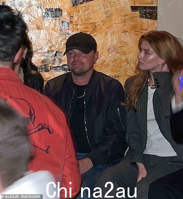 Twitter 猛烈抨击了 48 岁的里奥·迪卡普里奥 (Leo DiCaprio) 与 19 岁的伊登·波拉尼 (Eden Polani) 的传闻,他于 1 月 31 日在洛杉矶与伊登·波拉尼 (Eden Polani) 聚会(见),但消息人士现在否认他们正在约会