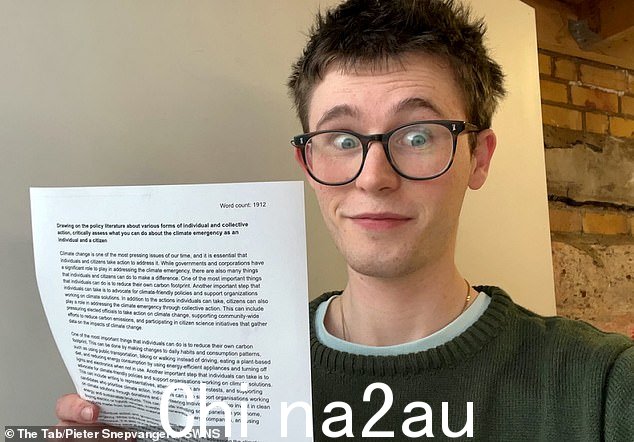 毕业生 Pieter Snepvangers 说他很震惊地发现一篇完全由 AI 写的文章本可以通过考试ng university grade