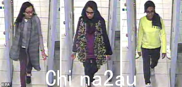 2015 年,当时 15 岁的 Begum(中)和她的学校朋友 Kadiza Sultana(左),也是 15 岁,以及 Amira Abase(右),16 岁,逃离了他们在伦敦东部的家到加入伊斯兰国。据信她的两个同伴死在那里