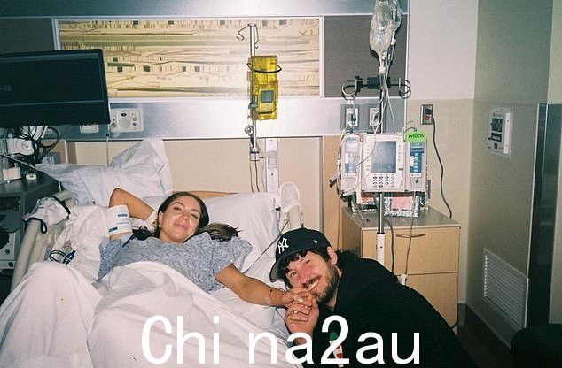 '无法相信已经 4 周完全迷恋你了。谢谢你让我敞开心扉,让我知道什么是无条件的爱,”她滔滔不绝地说道“class=