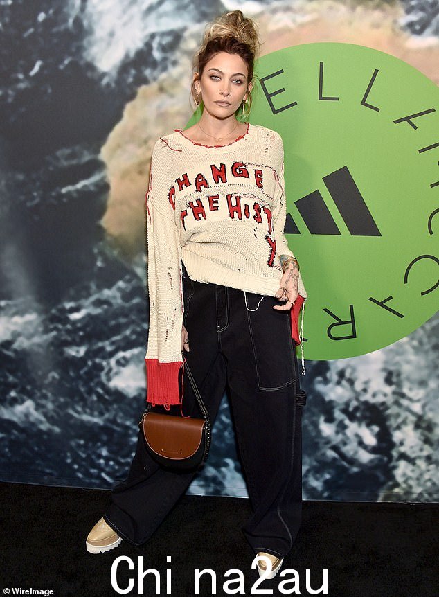 强壮:Paris Jackson 本周二在 Instagram 上展示了她令人印象深刻的力量; seen on February 2