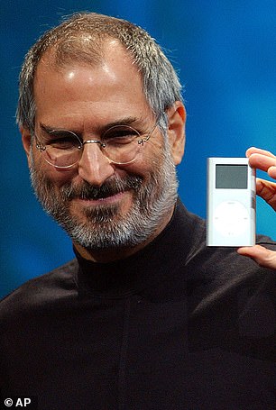 Apple CEO Steve Jobs 经常出现在公司的演示中