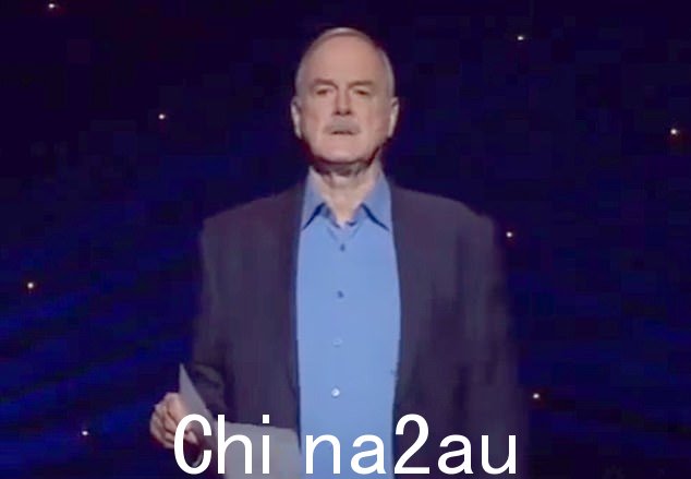 Cleese 在 2011 年以他的 Alimony Tour 游历了英国、欧洲、澳大利亚和南非,为他与前妻 Alyce Faye Eichelberger 的和解筹集现金