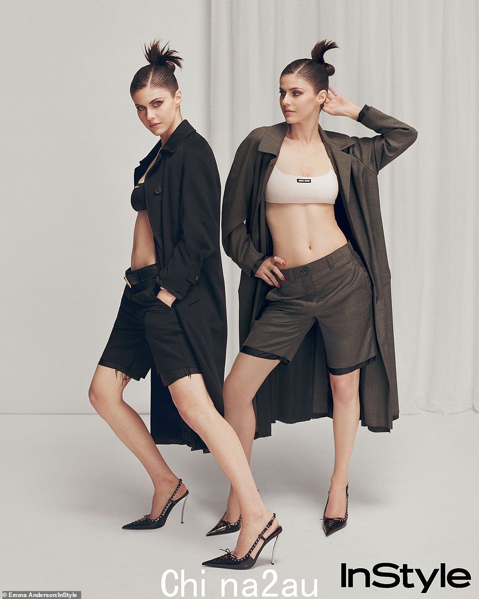 新面貌:Alexandra Daddario 本周展示了她健美的小腹。这位 36 岁的白莲花明星正在为 InStyle 摆姿势,因为她谈到了好莱坞在过去几十年中发生的变化。艾玛·安德森 (Emma Anderson) 拍摄
