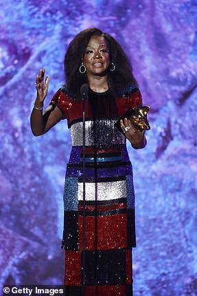 伟大的成就:维奥拉·戴维斯 (Viola Davis) 赢得了 EGOT 地位,赢得了最佳有声读物、旁白和讲故事录音