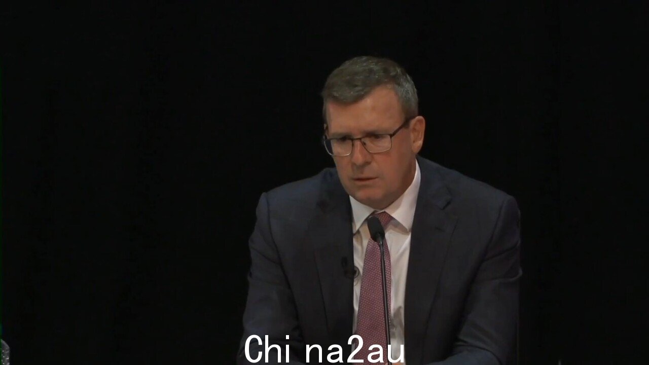 自由党议员 Alan Tudge 烤在 Robodebt 计划皇家委员会” /><p>自由党议员 Alan Tudge 将于周四下午正式结束他的政治生涯。 2.8%,在 2023 年的第一个会议周的提问时间中缺席。</p><p>天空新闻政治编辑安德鲁·克伦内尔表示,现在有猜测称,前财务主管乔什·弗莱登伯格可能会通过赢得议会而寻求重新进入议会</p><p>“我们知道他非常渴望重返政坛,”Clennell 先生说。</p><p>“但他一直希望让 Kooyong 再次摆脱 Monique Ryan。”</p><p>Tudge 先生自 2010 年以来一直担任 Aston 总裁,并担任公共服务、教育、公民和多元文化事务部长。</p><p>总理将决定何时y 选举发生,可能在接下来的两到三个月内发生。</p><p>更多内容</p> <BR>
澳洲中文论坛热点 <BR>
<div class=