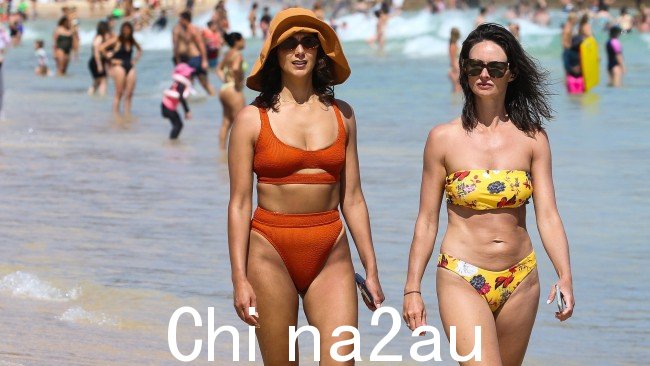 Beachgoers A人们看到他们在邦迪海滩享受夏日的阳光。澳大利亚天空新闻台气象学家艾莉森·奥斯本 (Alison Osborne) 写道,随着夏季即将结束,数百万澳大利亚人将在接下来的两周内感受到酷热。图片:NCA Newswire / Gaye Gerard