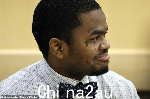 疑似枪击同谋 Dedrick Williams 在 XXXTentacion 谋杀案审判开庭前出现在辩护台上