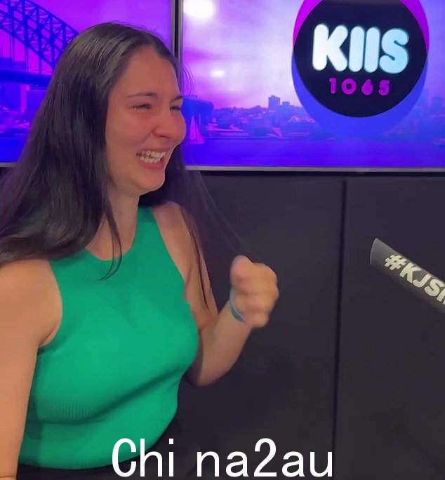Katie,20岁,来自悉尼阿什菲尔德,根据房东提供的一些线索,正确猜出放大后的声音是摘下耳环的声音