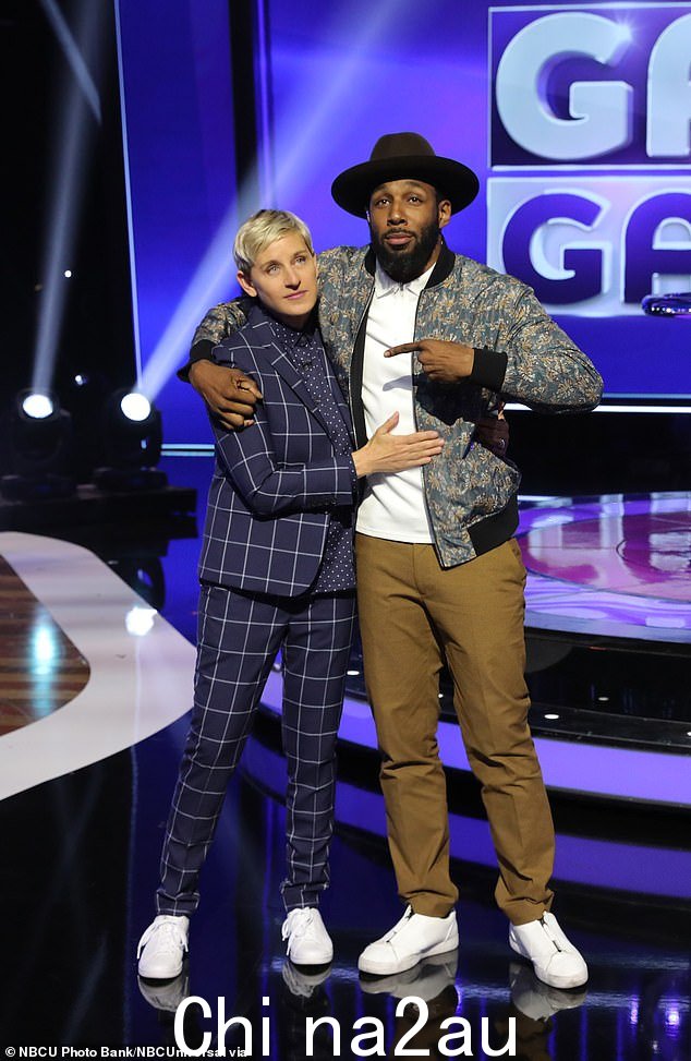 DeGeneres 和 Boss 于 2018 年在 Ellen 的 Game of Games 片场合影